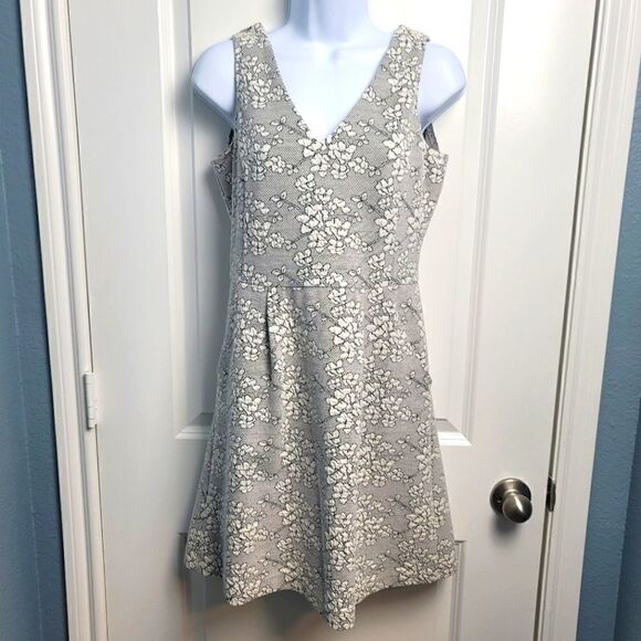 TABITHA Floral Dress   - Picture 1 of 9